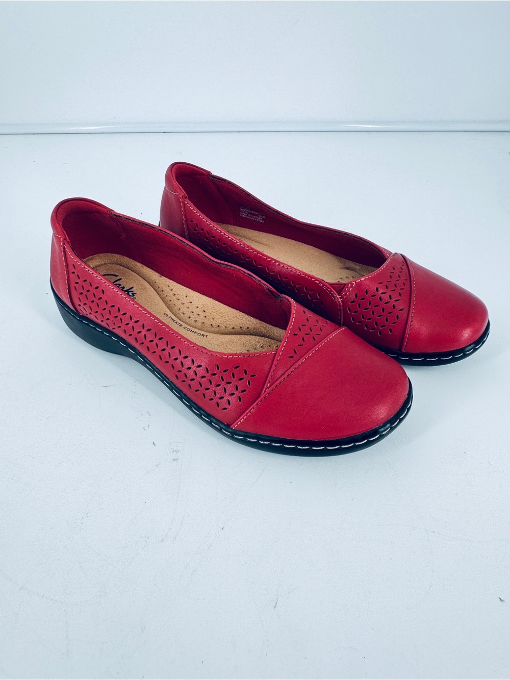 Clarks Cora Iris Loafer Women 6.5 M Red Leather Slip On Cushioned Comfort